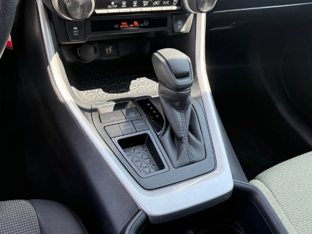 Used 2025 Toyota RAV4 LE FWD image 18