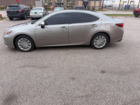 Used 2018 Lexus ES 350 w/ Ultra Luxury Package image 5