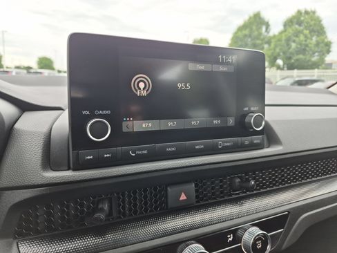 Used 2024 Honda CR-V LX image 14