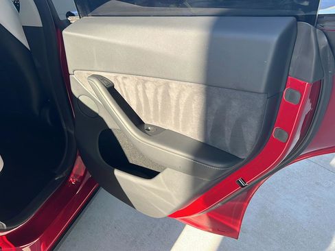 Used 2024 Tesla Model Y Long Range image 15