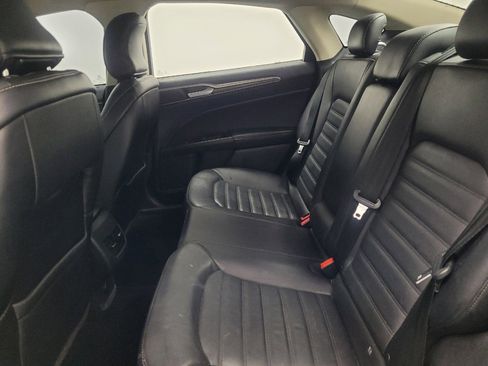 Used 2017 Ford Fusion SE w/ Fusion SE Technology Package FWD image 18