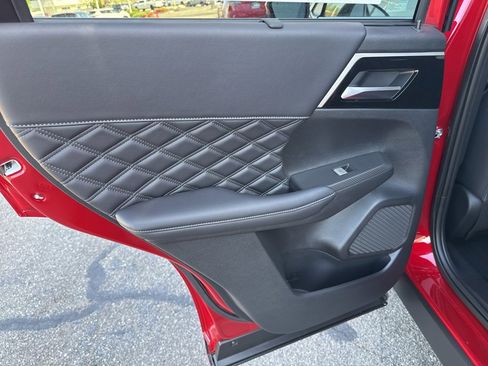 New 2025 Mitsubishi Outlander SEL image 29