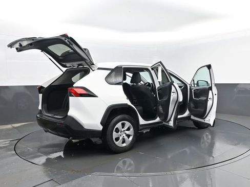 Used 2024 Toyota RAV4 LE image 28