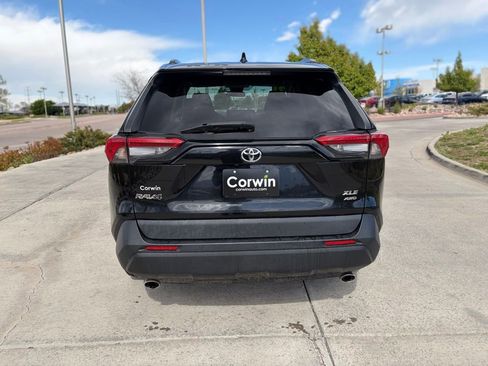 Used 2021 Toyota RAV4 XLE w/ Carpet Mat Package (TMS) AWD/4WD image 8