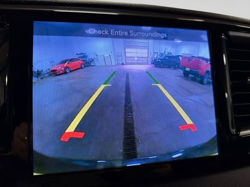 Used 2017 Chrysler Pacifica Touring-L FWD image 30
