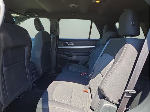Used 2019 Ford Explorer XLT w/ Equipment Group 201A AWD/4WD image 10
