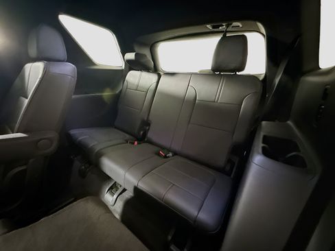 Used 2022 Chevrolet Traverse RS w/ LPO, Floor Liner Package image 42