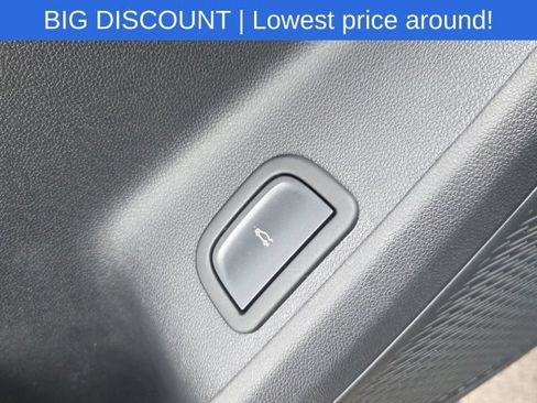 Used 2024 Chevrolet Traverse LT w/ LPO, Floor Liner Package FWD image 25