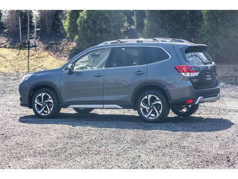 Used 2022 Subaru Forester Touring image 5