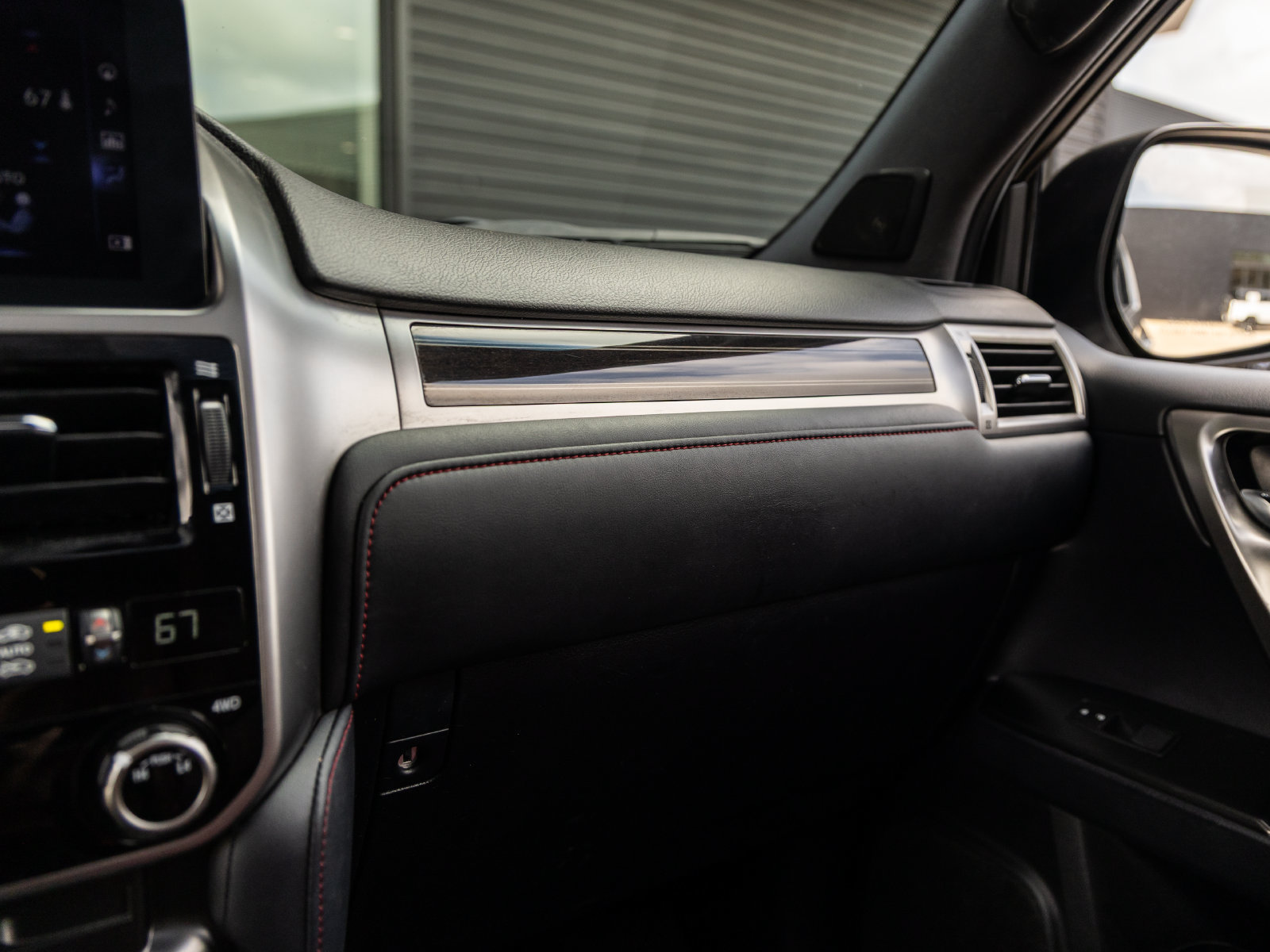 Used 2022 Lexus GX 460 Premium w/ Accessory Package AWD/4WD image 31