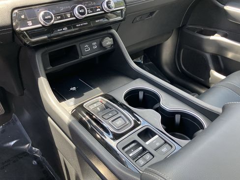 Used 2025 Honda Pilot Touring image 29