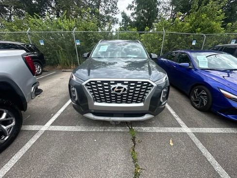 Used 2021 Hyundai Palisade SEL w/ Convenience Package FWD image 2