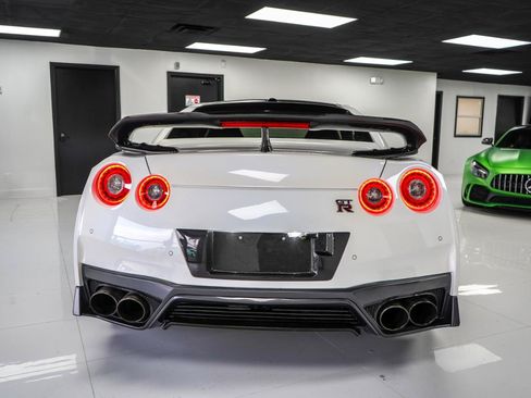 Used 2014 Nissan GT-R Premium AWD/4WD image 6