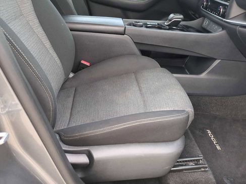 Used 2023 Nissan Rogue SV image 27