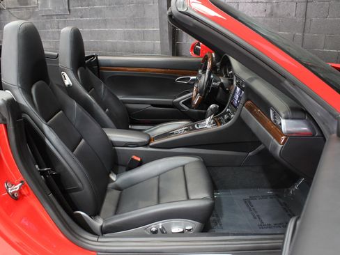 Used 2019 Porsche 911 Carrera w/ Sportdesign Package image 39