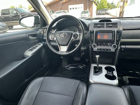 Used 2012 Toyota Camry SE FWD image 9