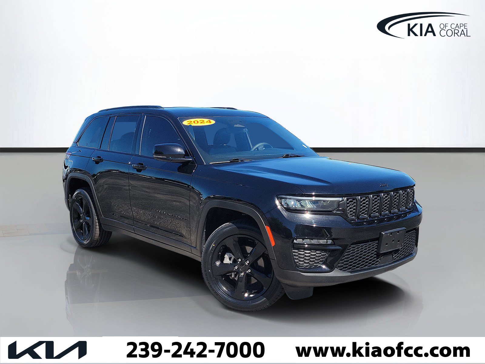 Used 2024 Jeep Grand Cherokee Limited w/ Black Appearance Package AWD/4WD image 1
