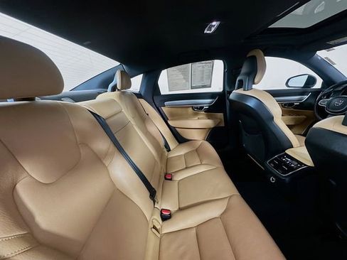 Used 2017 Volvo S90 T6 Momentum w/ Vision Package image 30