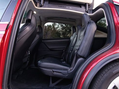 Used 2017 Tesla Model X 75D image 36