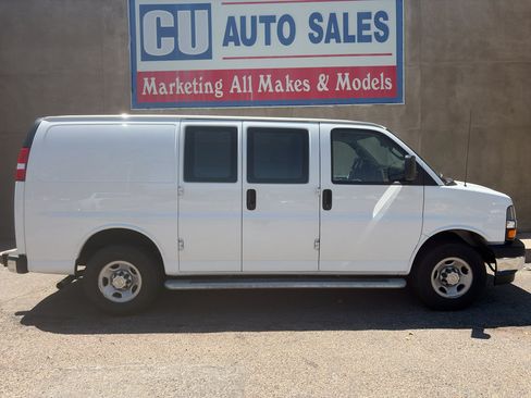 Used 2024 Chevrolet Express 2500 w/ Driver Convenience Package RWD image 4
