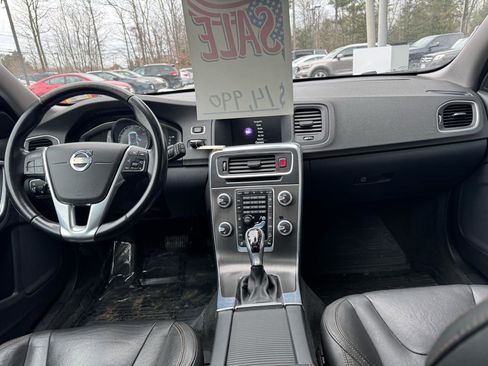 Used 2016 Volvo V60 T5 Cross Country w/ Convenience Package image 15