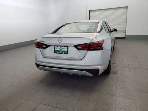 Used 2025 Nissan Altima 2.5 SV FWD image 7