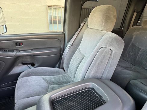 Used 2006 Chevrolet Silverado 2500 LT w/ Heavy-Duty Power Package image 29