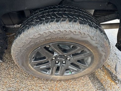 Used 2025 Chevrolet Silverado 1500 LT Trail Boss w/ Convenience Package II AWD/4WD image 41