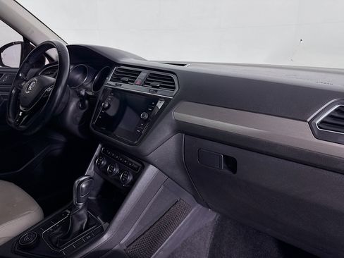 Used 2019 Volkswagen Tiguan SE AWD/4WD image 28