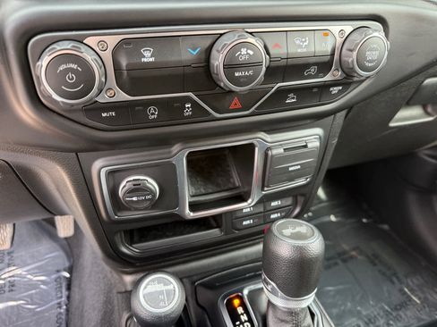 Used 2023 Jeep Wrangler Sport image 16