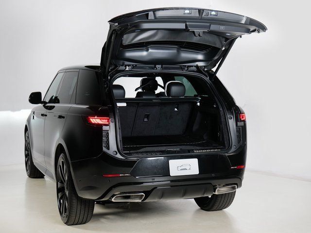 New 2026 Land Rover Range Rover Sport Dynamic SE AWD/4WD image 30