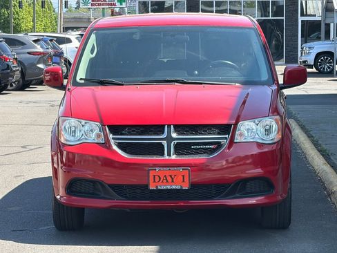 Used 2013 Dodge Grand Caravan SXT FWD image 10