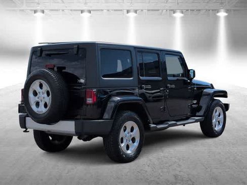 Used 2014 Jeep Wrangler Unlimited Sahara w/ Connectivity Group AWD/4WD image 8