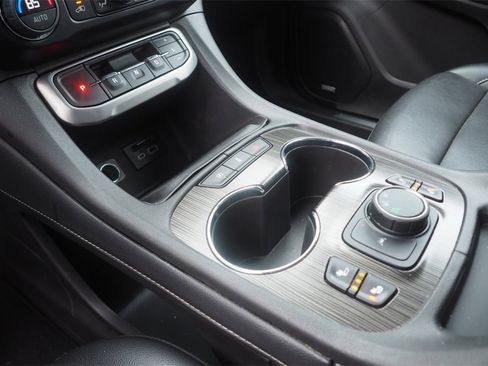 Used 2023 GMC Acadia SLT image 11