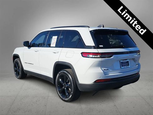 Used 2025 Jeep Grand Cherokee Limited w/ Luxury Tech Group II image 6