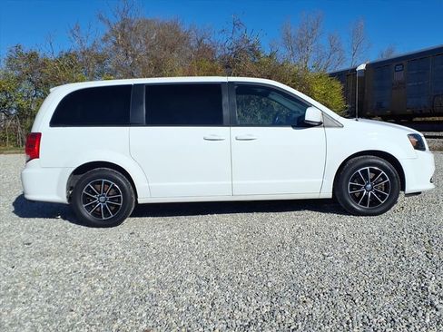 Used 2018 Dodge Grand Caravan SE image 10