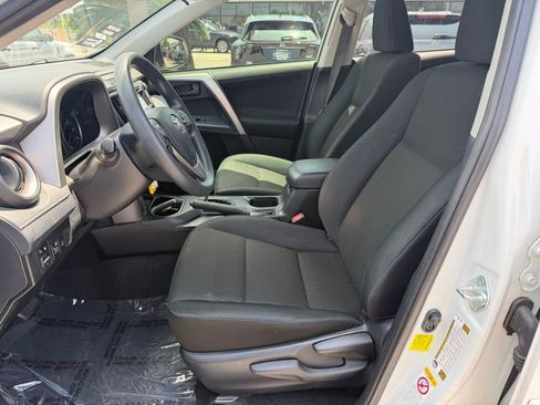 Used 2018 Toyota RAV4 LE w/ Carpet Mat Package FWD image 11