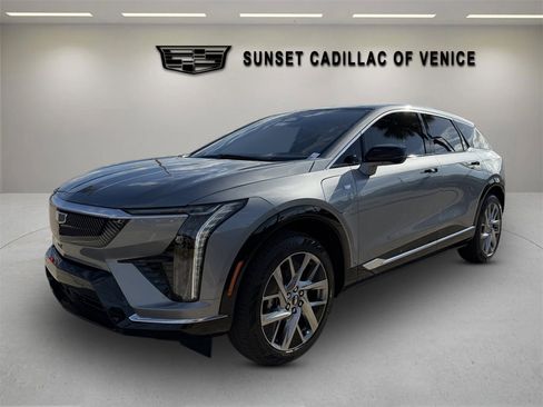 New 2026 Cadillac Optiq Luxury 1 image 7