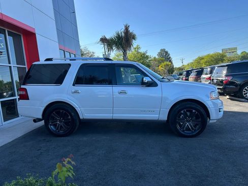 Used 2017 Ford Expedition Platinum AWD/4WD image 7