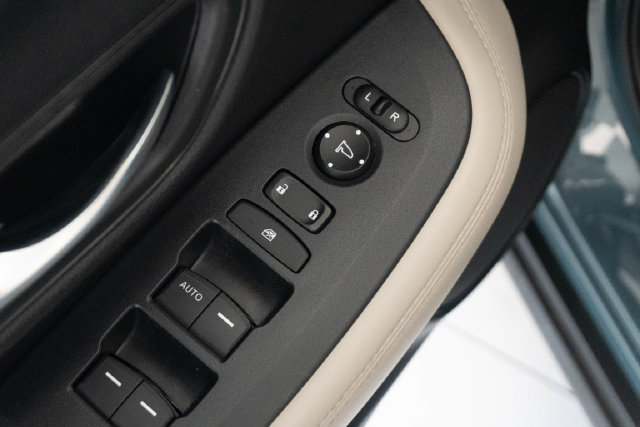 Certified 2023 Honda HR-V LX image 3