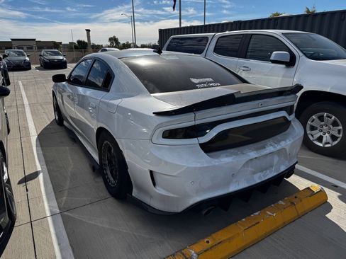 Used 2019 Dodge Charger R/T w/ Blacktop Package image 3