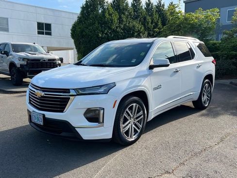 Used 2023 Chevrolet Traverse High Country AWD/4WD image 3