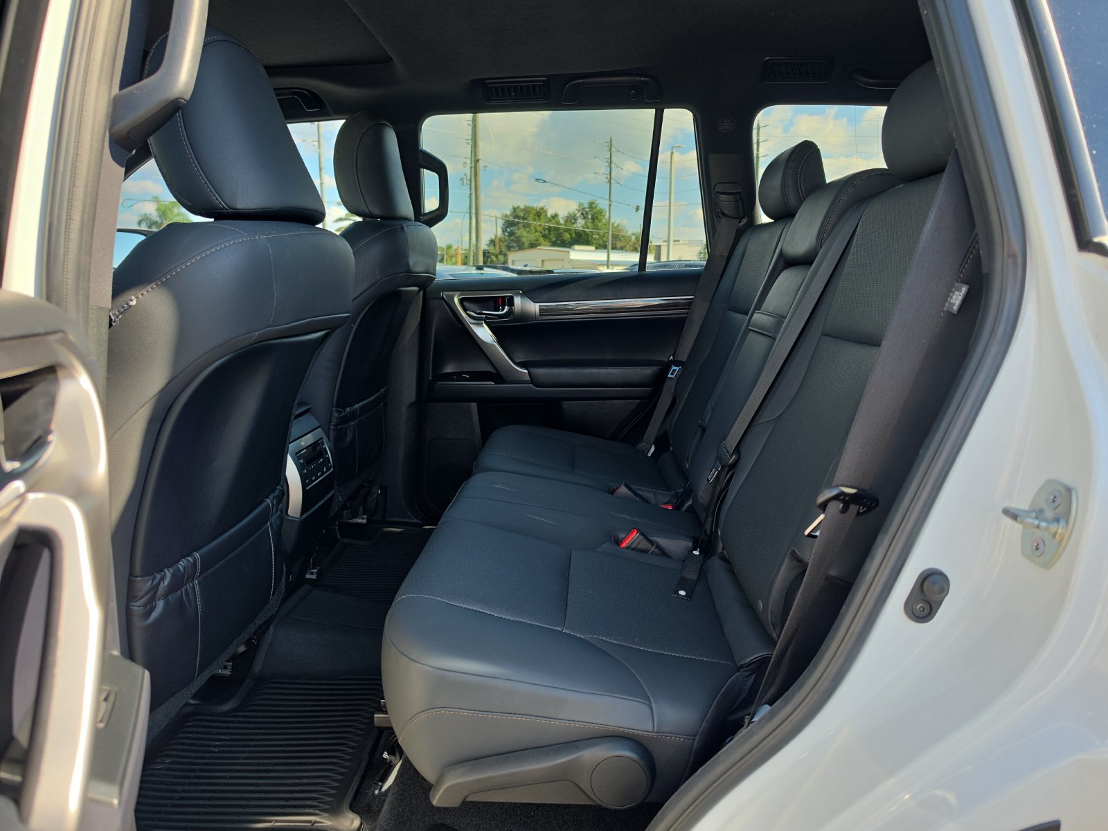 Used 2023 Lexus GX 460 Premium w/ Premium Package AWD/4WD image 13