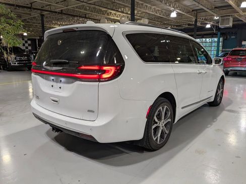 Used 2021 Chrysler Pacifica Pinnacle AWD/4WD image 8