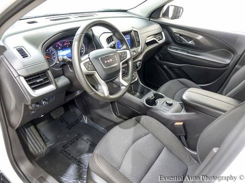 Used 2024 GMC Terrain SLE AWD/4WD image 11