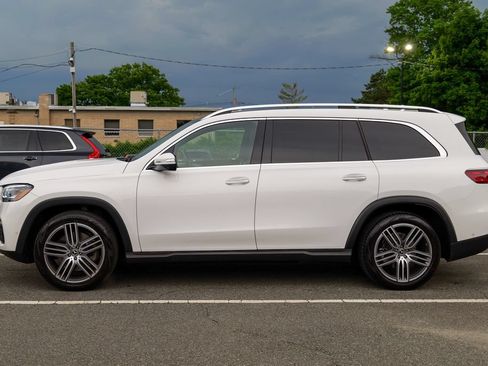 Used 2024 Mercedes-Benz GLS 450 4MATIC image 4