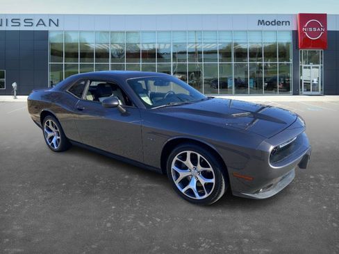 Used 2015 Dodge Challenger R/T Plus image 3