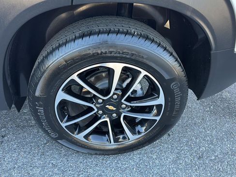 Used 2025 Chevrolet TrailBlazer LT w/ Driver Confidence Package image 30