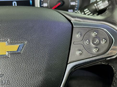 Used 2019 Chevrolet Traverse LT FWD image 14