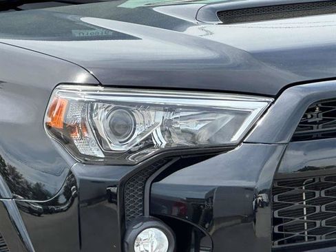 Used 2019 Toyota 4Runner TRD Off-Road AWD/4WD image 8